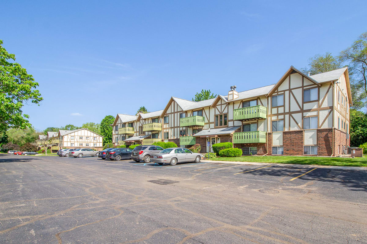 Photos and Video of Briargate Apartments in Portage, MI